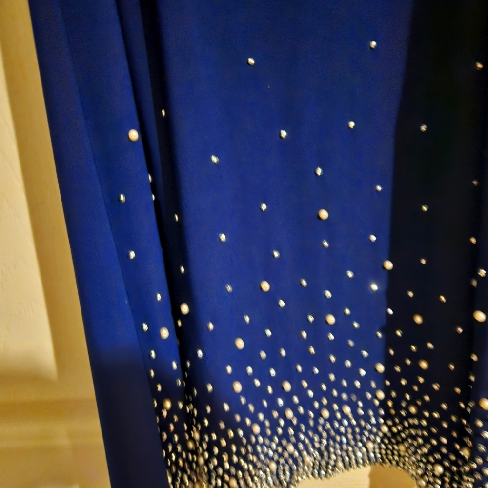 Dress - Picture 2 of 4